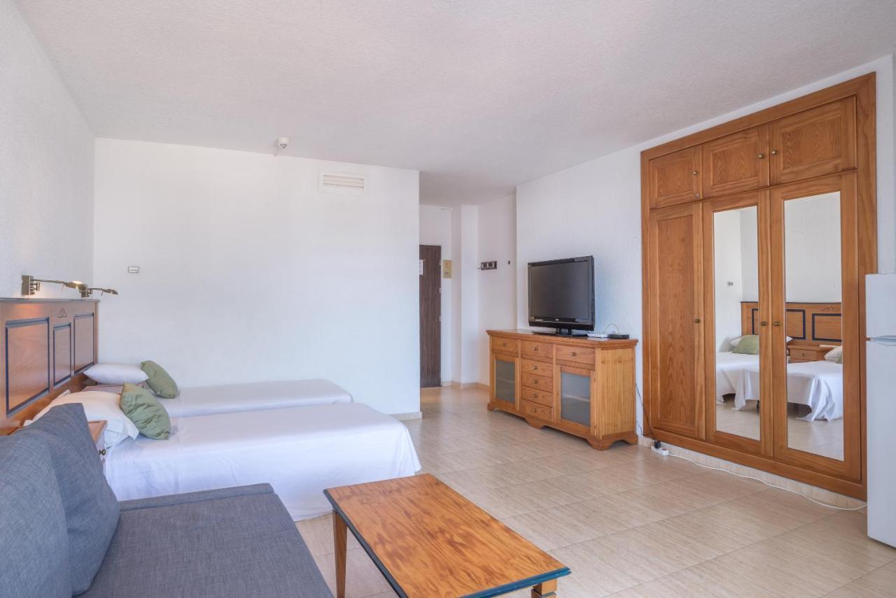 פואנגירולה Pyr Aparthotel Studio מראה חיצוני תמונה