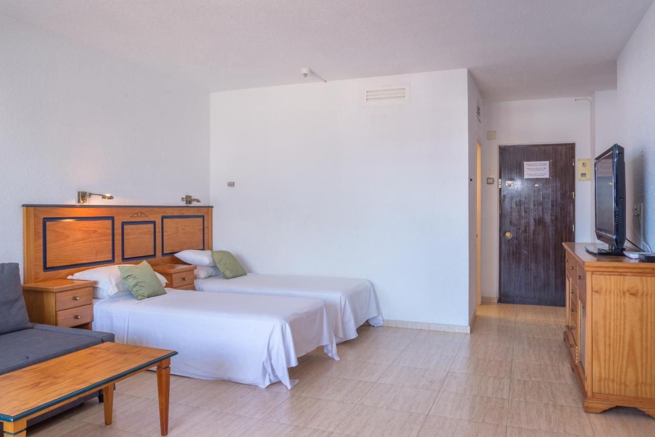 פואנגירולה Pyr Aparthotel Studio מראה חיצוני תמונה