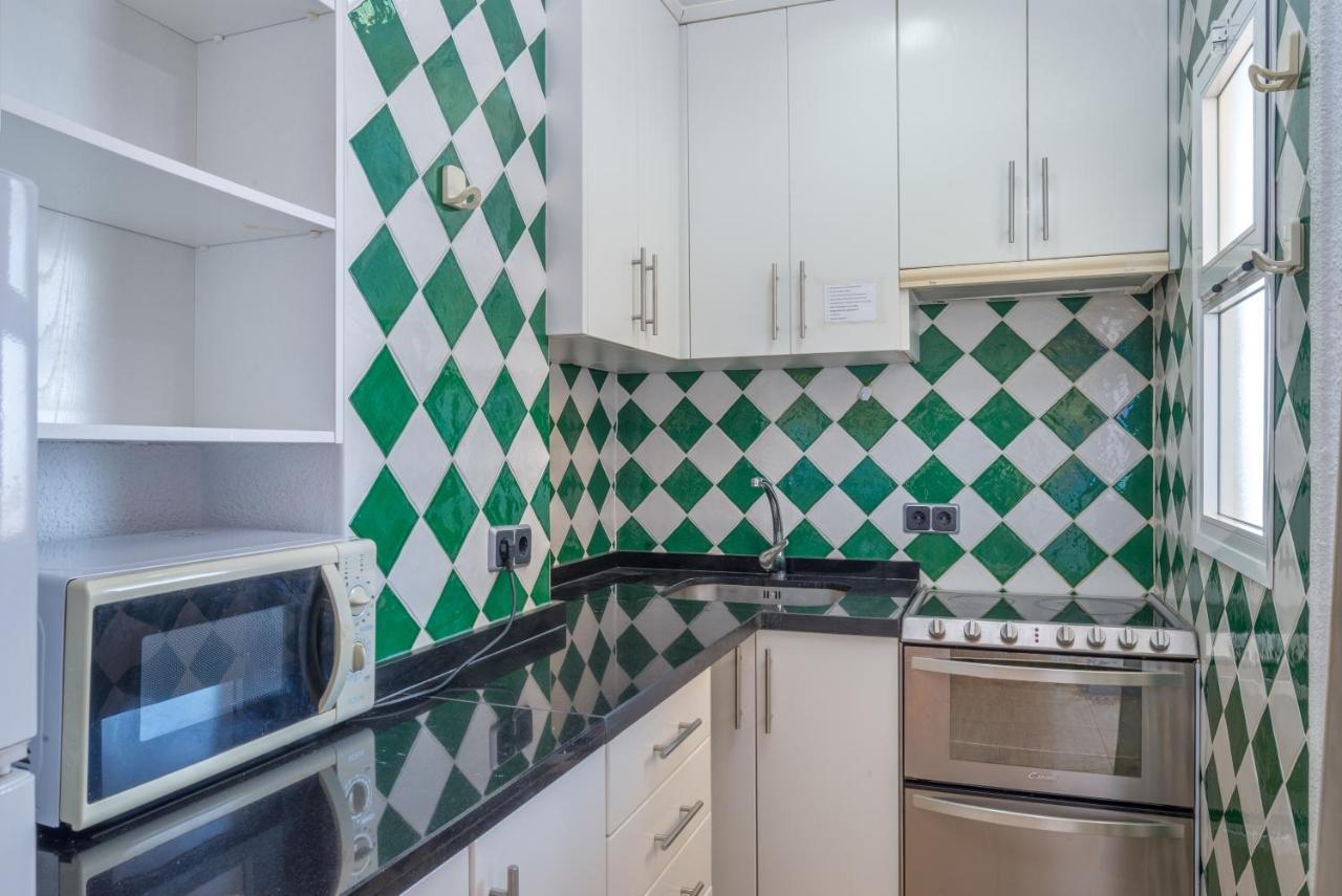 פואנגירולה Pyr Aparthotel Studio מראה חיצוני תמונה